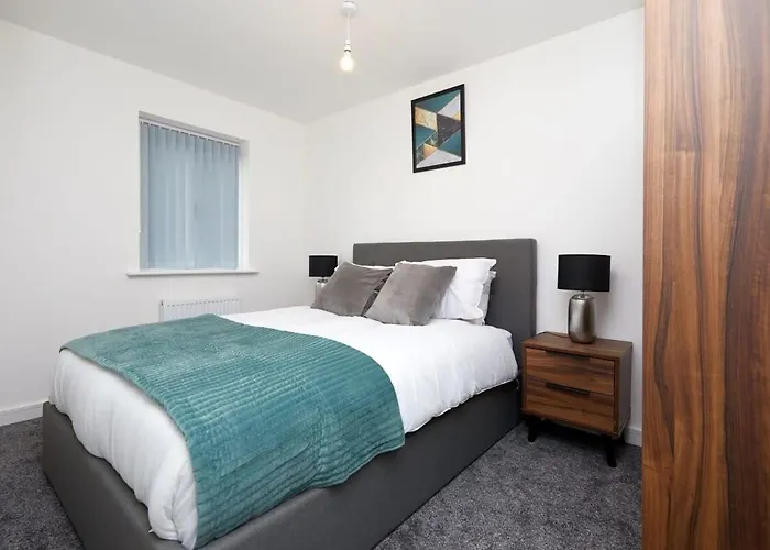 Beautiful Brand New 3 Bedroom City Centre House With Garden Derby
