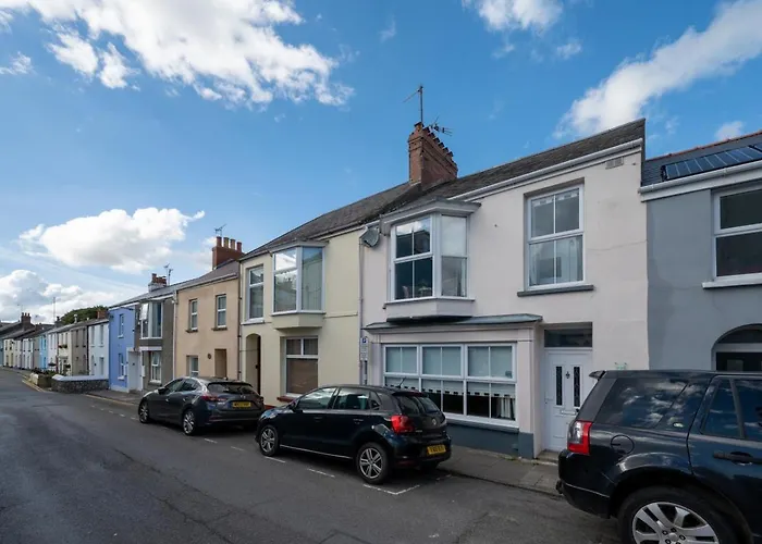 4 Bed In Tenby Oc-Pw9281