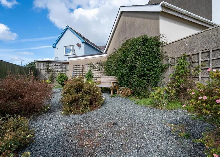 4 Bed In Tenby Oc-Pw9281
