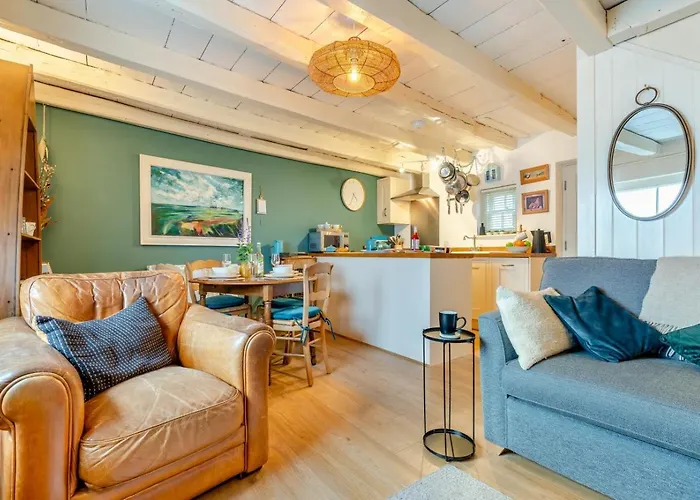 2 Bed In Whitby Oc-W134 Villa