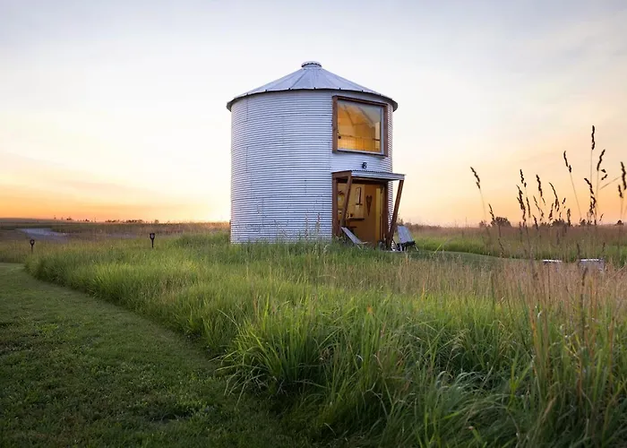 Clark Farm Silos #2 - Incredible Mountain Views Kalispell