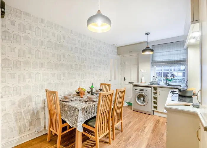 3 Bed In Whitby Oc-W418 Villa