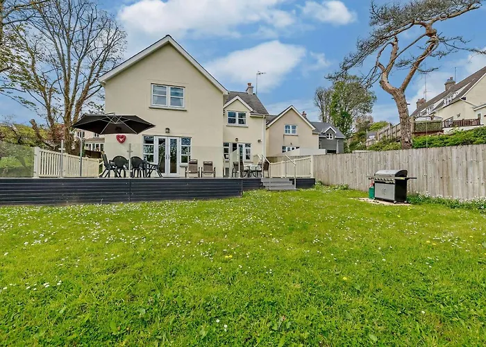 4 Bed In Tenby Oc-T27576