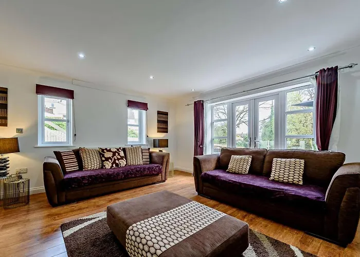 4 Bed In Tenby Oc-T27576