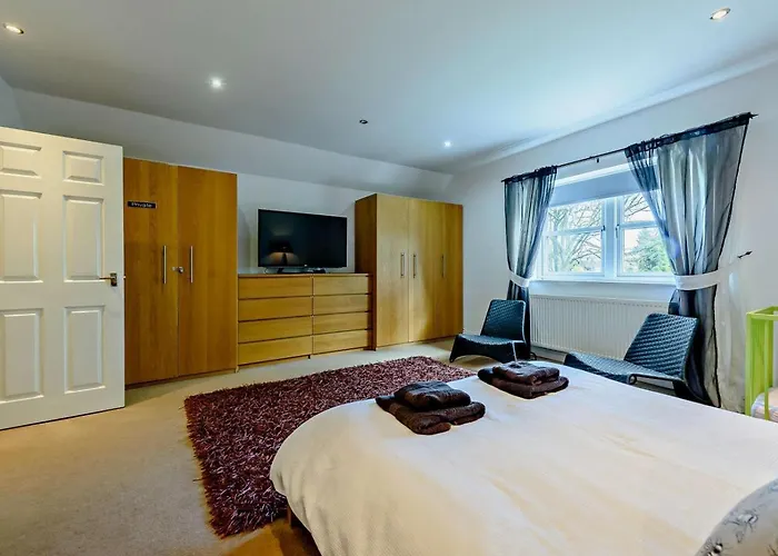 4 Bed In Tenby Oc-T27576