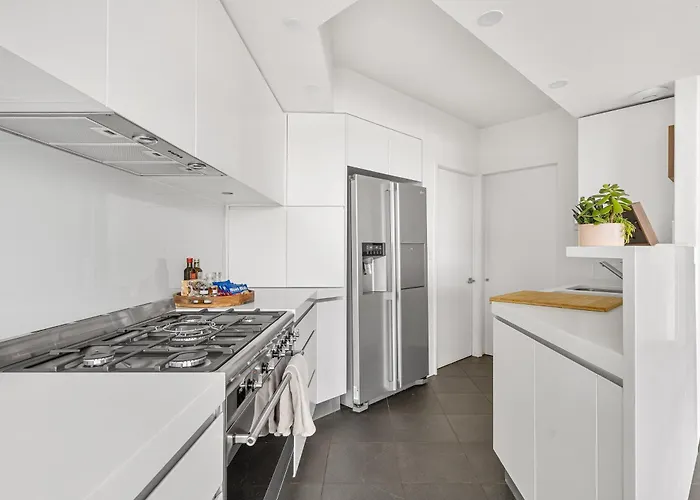 Your Balmain East Hideaway Heated Pool, Ferry & Harbour Views Sydney