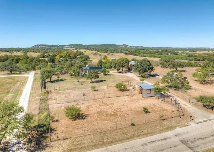 Casa Bonita: Scenic Hill Country Views! Villa Fredericksburg