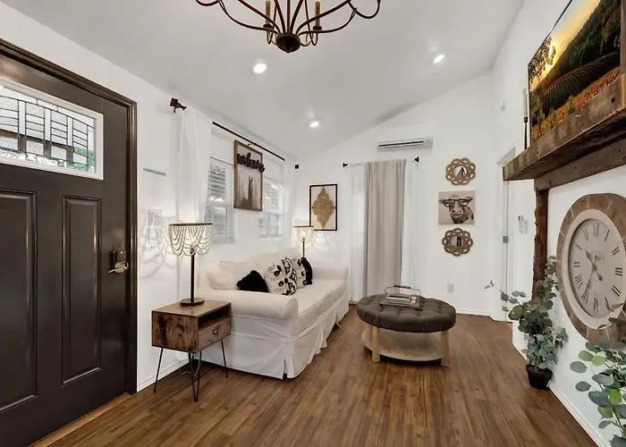 Poplar Place Soho With Hot Tub - 6 Blks To Main St Fredericksburg
