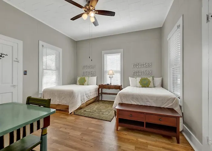 Austin Haus Villa Fredericksburg
