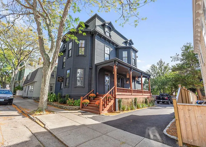 The Royce - Two Luxury Family Homes In Downtown Newport
