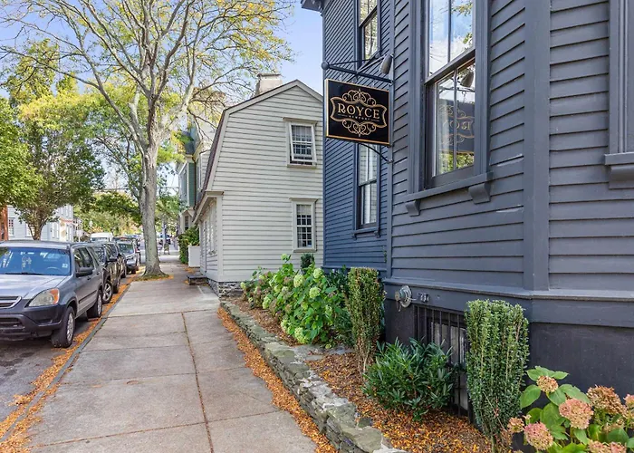 The Royce - Two Luxury Family Homes In Downtown Newport