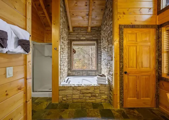 Splashing Treehouse! Private Pool-Hot Tub! Sevierville