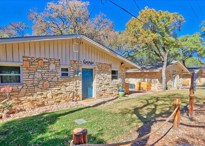 Millies Cottages Unit 2 - Annie Canyon Lake