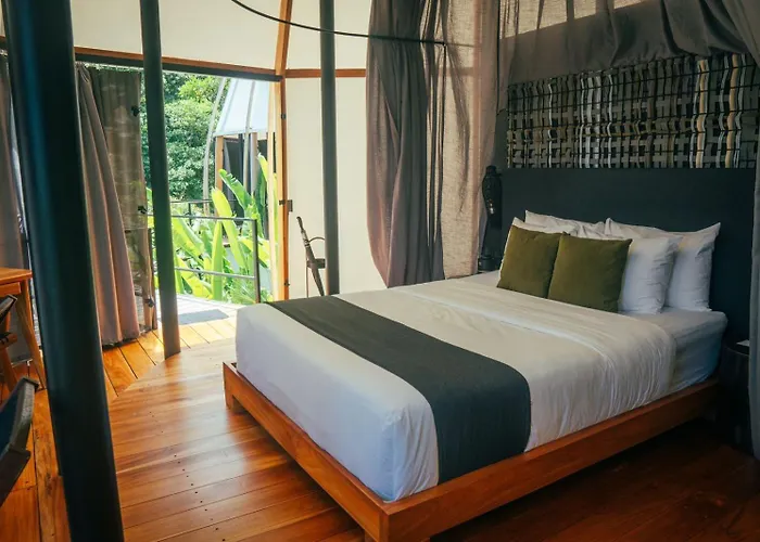 Art Villas Costa Rica, Villas & Glamping Uvita