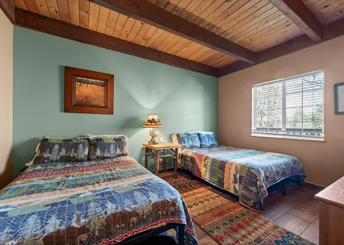 Lunar Lodge - Great Cabin With An Amazing View! Big Bear Lake