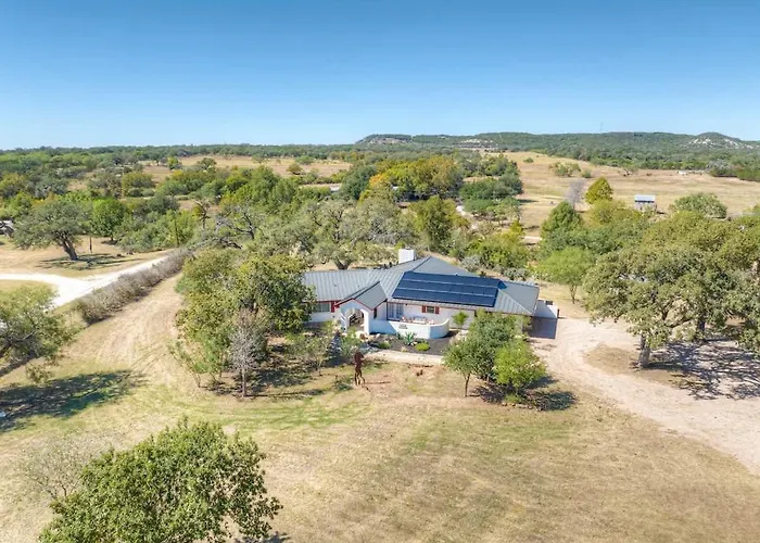 Casa Bonita: Scenic Hill Country Views! Villa Fredericksburg