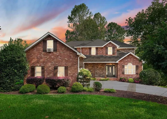 Lakeside Landing By Avantstay Mooresville
