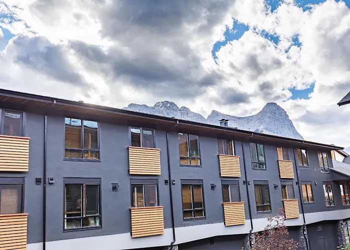 Inspired Elegance At Tamarack Lodge Canmore