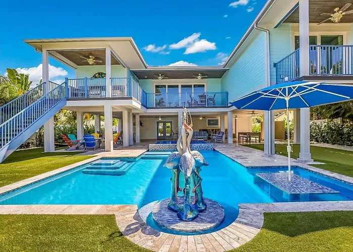 Manatee Lookout - Canal Front, Pool, Spa, Dock, Putting Green By Anna Maria Life Vacation Rentals