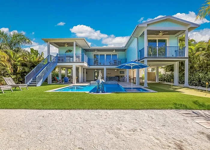 Manatee Lookout - Canal Front, Pool, Spa, Dock, Putting Green By Anna Maria Life Vacation Rentals
