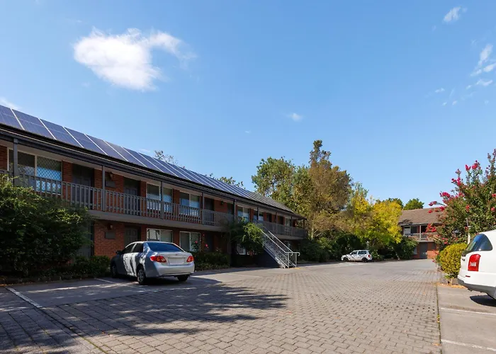 Elizabethan Lodge Melbourne