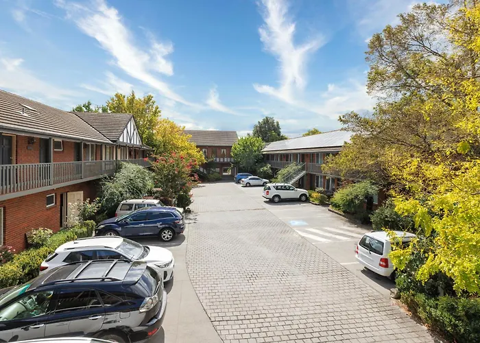 Elizabethan Lodge Melbourne