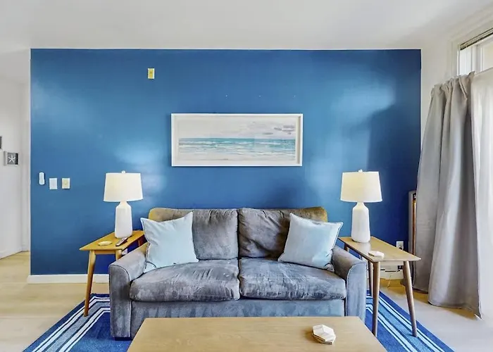 Sapphire Of Belltown Court Apartment Seattle