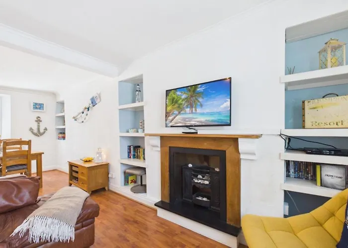 Shell Cottage - 2 Bedroom Holiday Home - Tenby