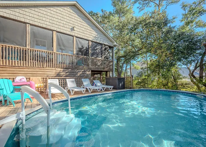 Woodlands Wonder By Oak Island Accommodations