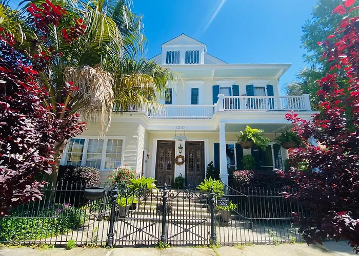 The Dragonfly Treme-Historic Guesthouse-Near French Quarter New Orleans