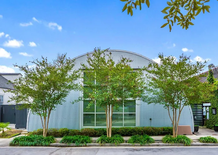 The Moon Quonset Hut Vacation Rental Heated & Chilled Pool New Orleans