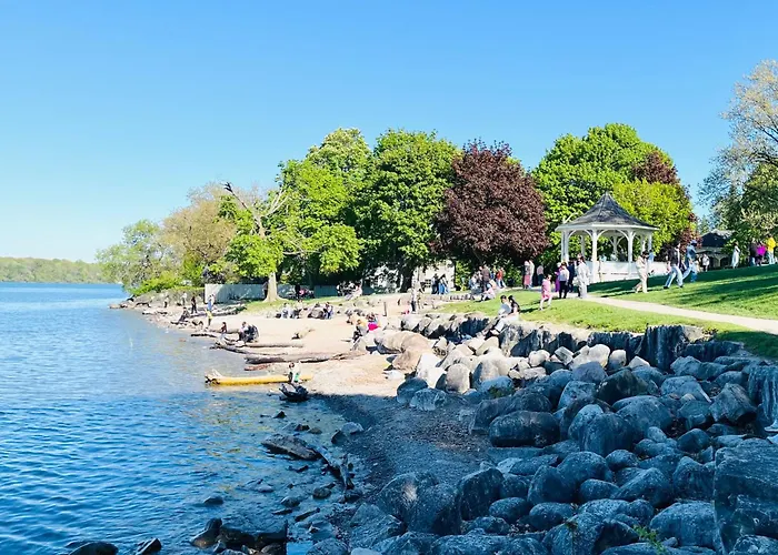 Barker House 1# Suite-Heart Of Oldtown Niagara-on-the-Lake