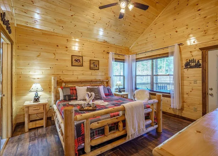The Honeycomb Hideaway Villa Sevierville
