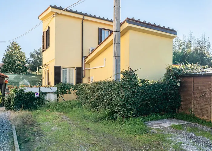 La Casina Gialla Independent House Lucca