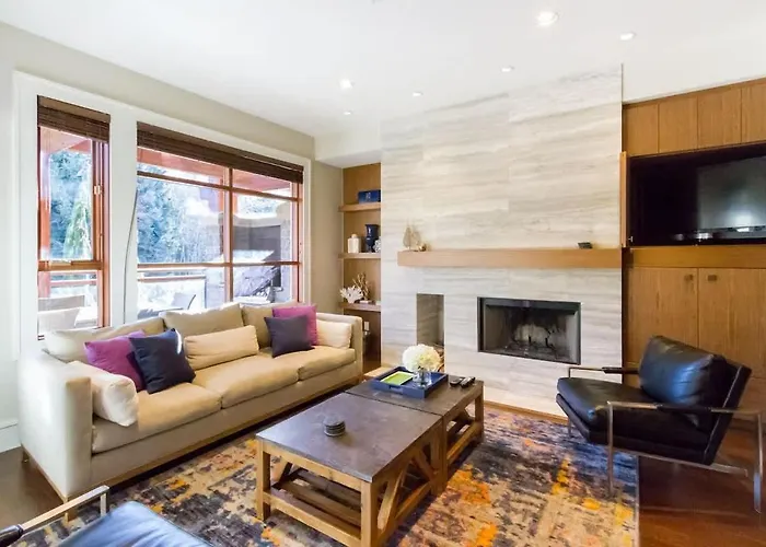 07 Fitzsimmons Walk Villa Whistler