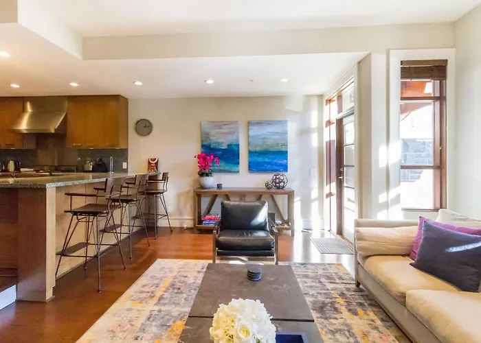 07 Fitzsimmons Walk Villa Whistler