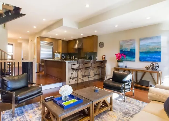 07 Fitzsimmons Walk Villa Whistler