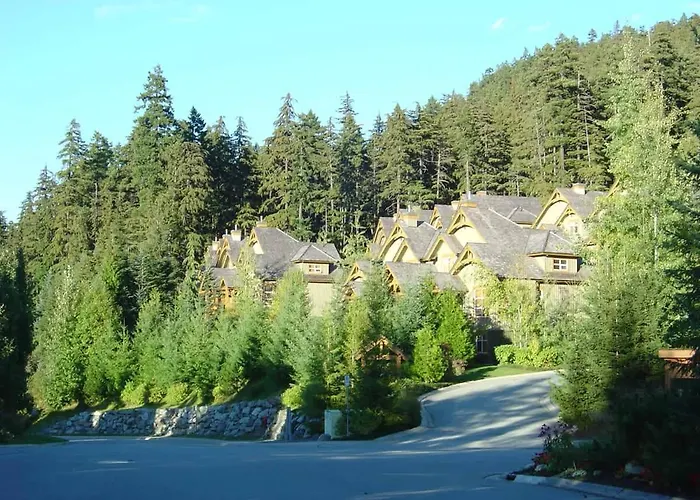 Beautifully Renovated, Fantastic Views Ski In Out 3 Beds - Mountain Star Whistler