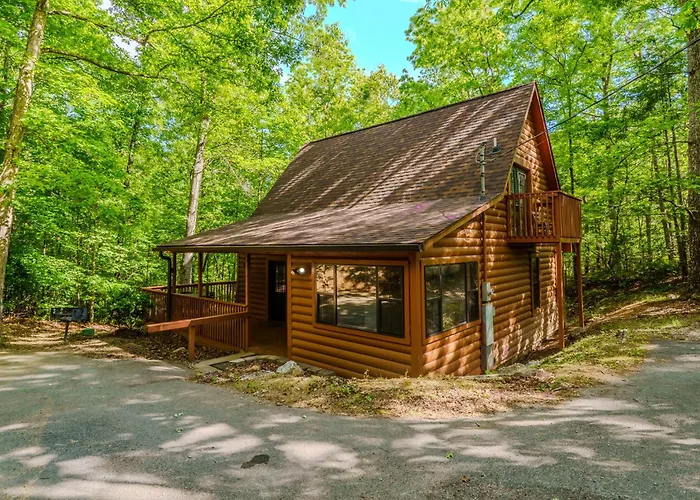 Great Smoky Mountains Cabin!, Secluded, Pet-Kid Friendly! Sevierville