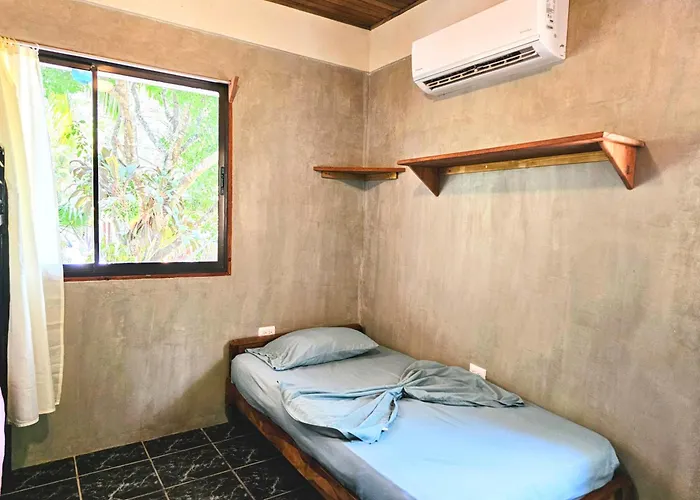 Don Jon'S Surf And Yoga Lodge Playa Santa Teresa 