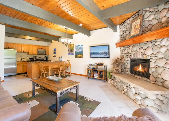 Sundowner Last Run Condo: Ski-In, 2 Blocks To Main St Breckenridge