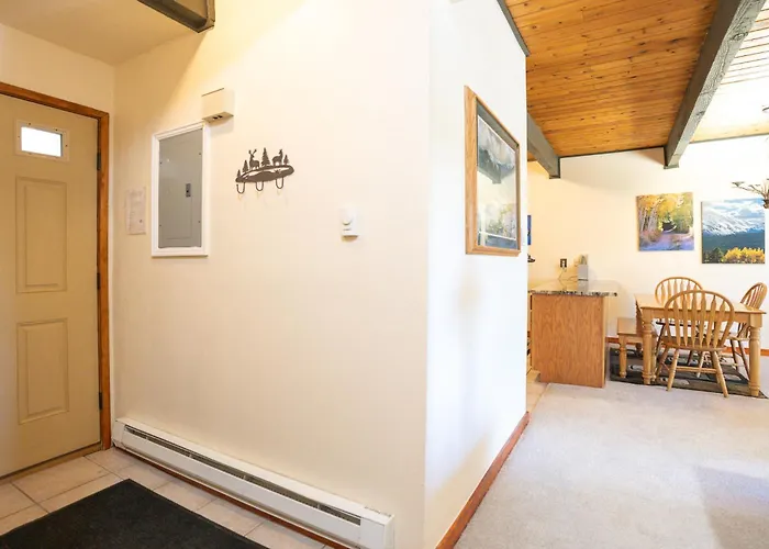 Sundowner Last Run Condo: Ski-In, 2 Blocks To Main St Breckenridge