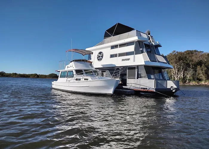 Drift Flotel - Luxury Houseboat Accommodation Gold Coast