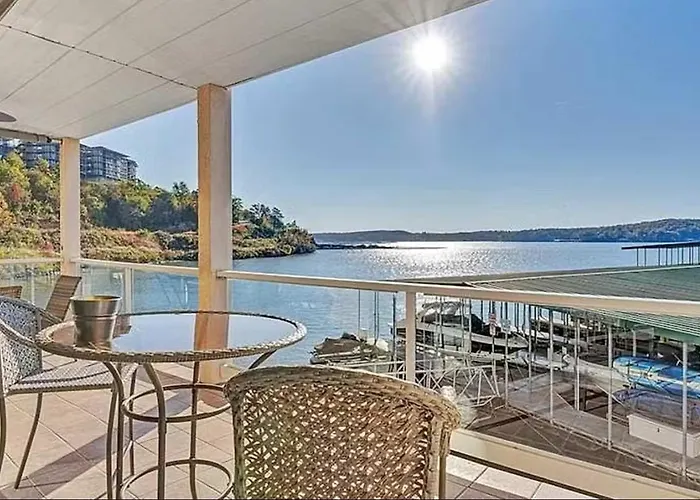 Waters Edge Villa Lake Ozark