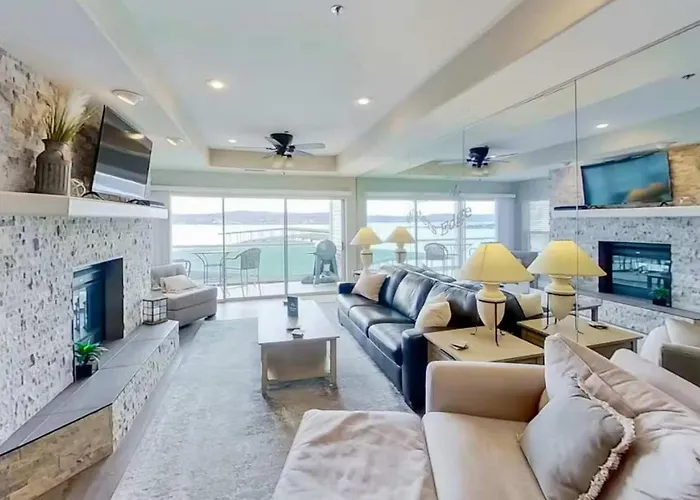 Waters Edge Villa Lake Ozark