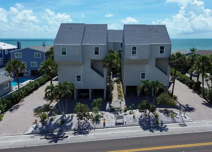 Pelican Pointe 5B Clearwater Beach