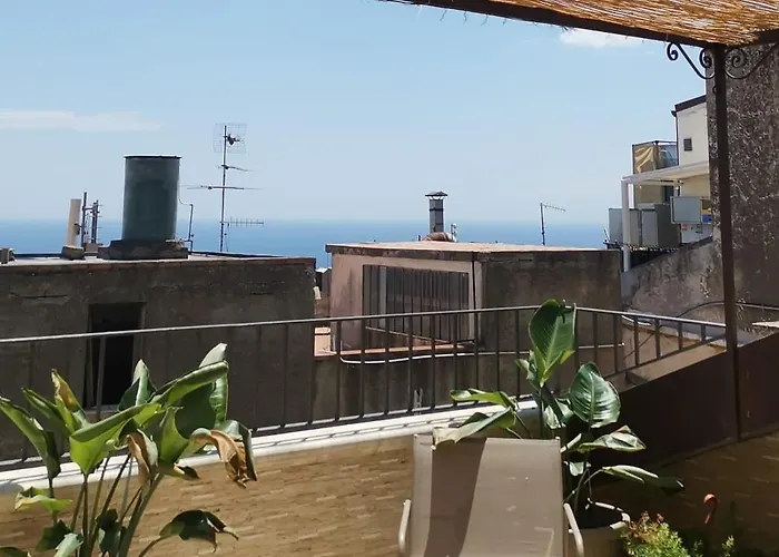 Donna Rosa - Main Avenue Villa Taormina