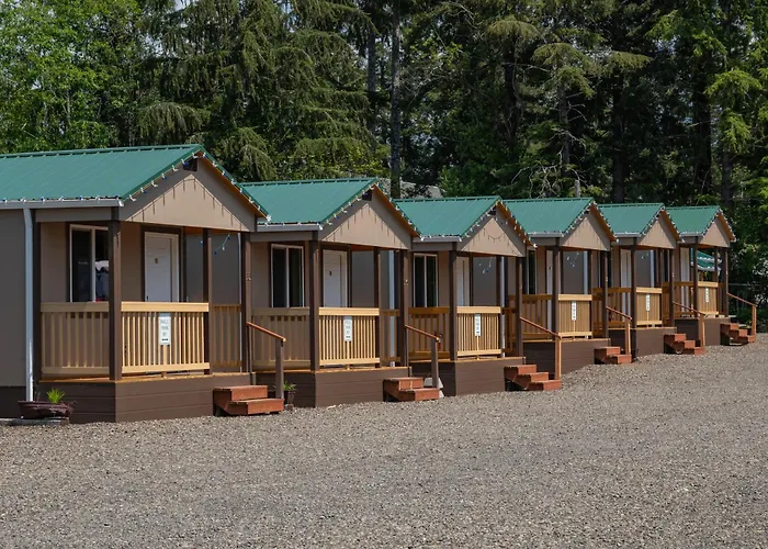 Far West Cabin-Tiny Homes Rental Forks