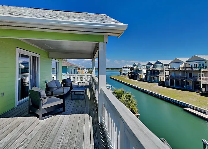 Driftwood Villa Surf City