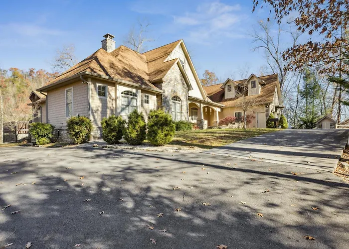 Escape To The Estate At Mill Creek Luxury 5Bed With Private Pool Hot Tub Game Room Fire Pit Pigeon Forge